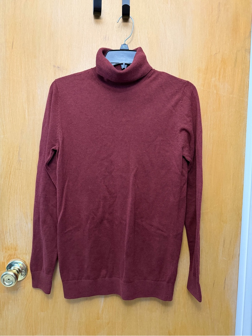 H&M Men's Burgundy Turtleneck Sweater